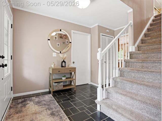 3324 Hartslock Woods Drive, West Bloomfield Charter Township, MI 48322