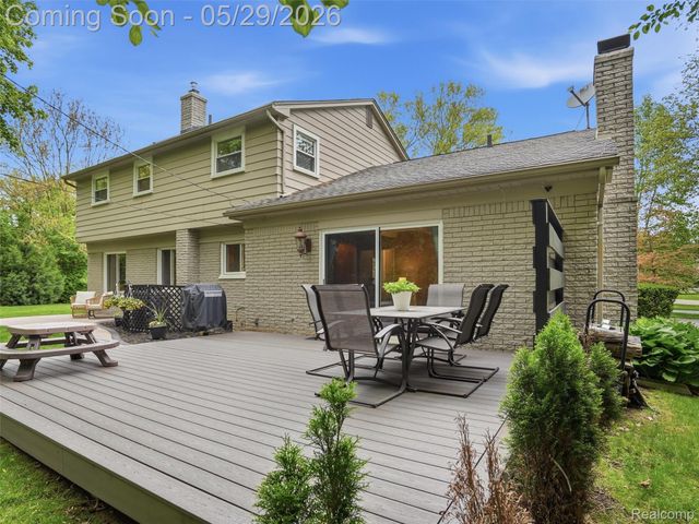 3324 Hartslock Woods Drive, West Bloomfield Charter Township, MI 48322