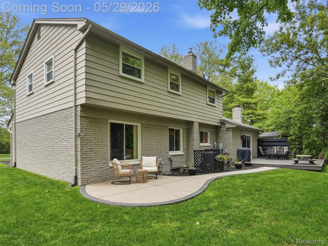 3324 Hartslock Woods Drive, West Bloomfield Charter Township, MI 48322