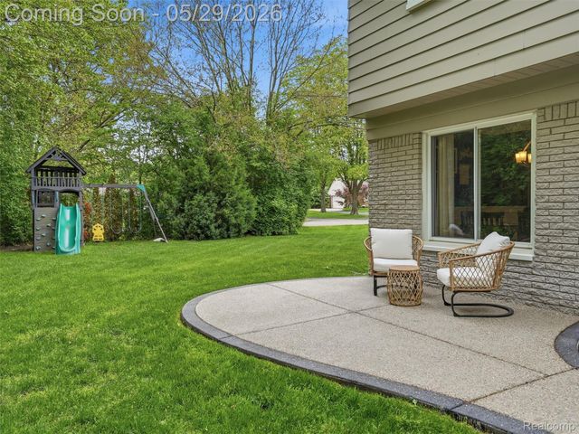 3324 Hartslock Woods Drive, West Bloomfield Charter Township, MI 48322