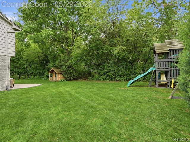 3324 Hartslock Woods Drive, West Bloomfield Charter Township, MI 48322