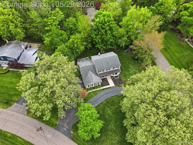 3324 Hartslock Woods Drive, West Bloomfield Charter Township, MI 48322