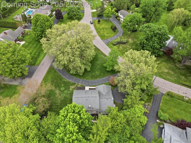 3324 Hartslock Woods Drive, West Bloomfield Charter Township, MI 48322