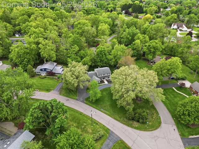 3324 Hartslock Woods Drive, West Bloomfield Charter Township, MI 48322
