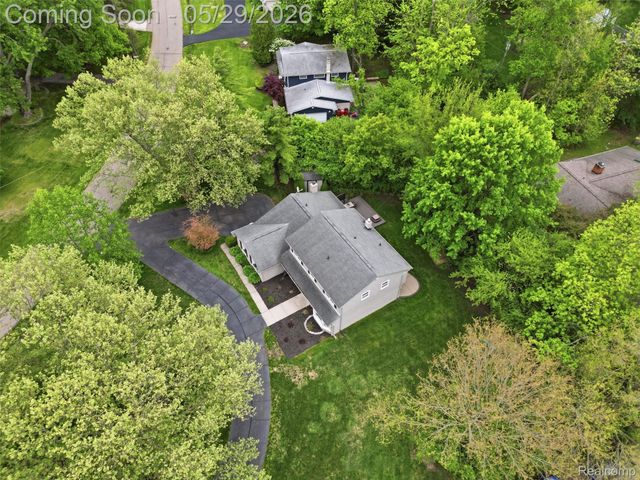 3324 Hartslock Woods Drive, West Bloomfield Charter Township, MI 48322