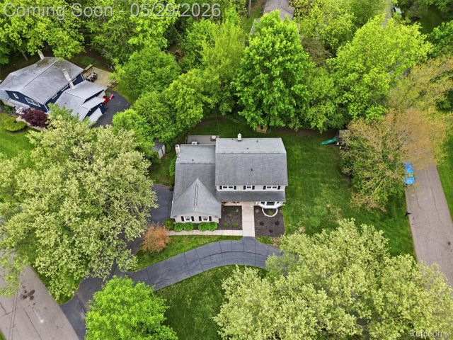 3324 Hartslock Woods Drive, West Bloomfield Charter Township, MI 48322