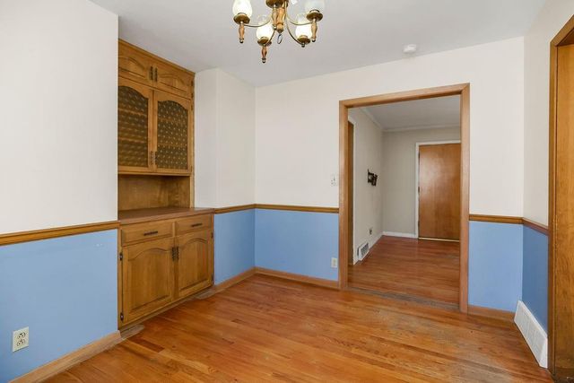 5806 W 75th Street, Prairie Village, KS 66208