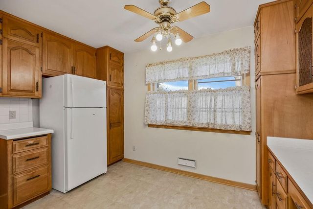 5806 W 75th Street, Prairie Village, KS 66208