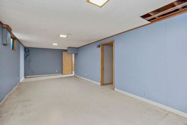 5806 W 75th Street, Prairie Village, KS 66208