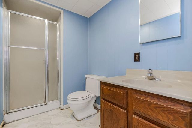 5806 W 75th Street, Prairie Village, KS 66208