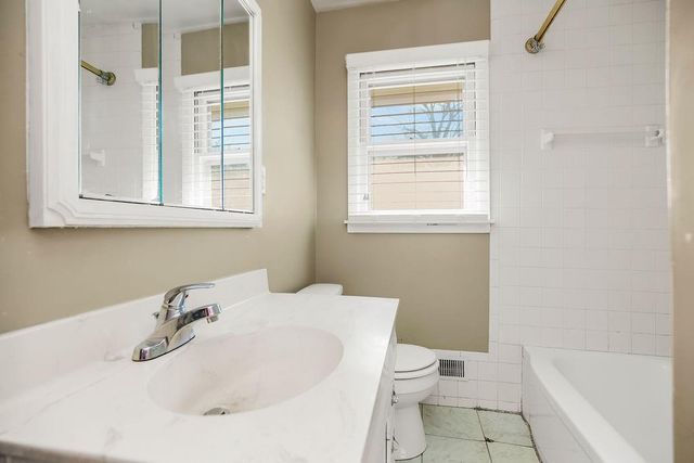 5806 W 75th Street, Prairie Village, KS 66208