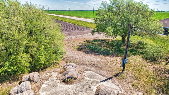 000 Fm 1462 Road, Damon, TX 77430