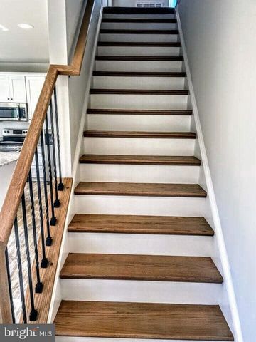 11 ASH LN, Stafford, VA 22556