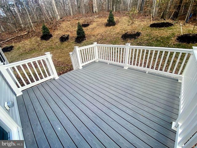 11 ASH LN, Stafford, VA 22556