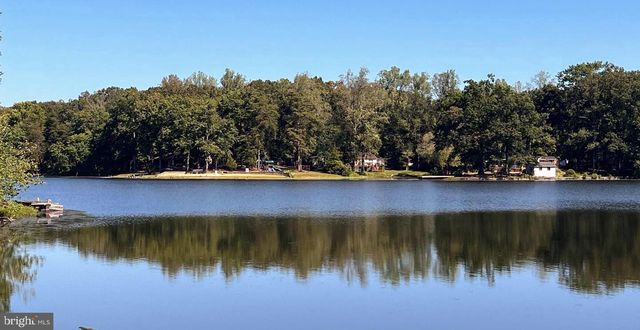 11 ASH LN, Stafford, VA 22556