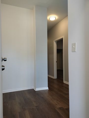 5725 S Green Street 1, Chicago, IL 60621