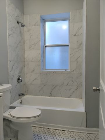 5725 S Green Street 1, Chicago, IL 60621