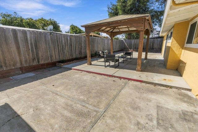 27603 Barcelona Avenue, Hayward, CA 94545