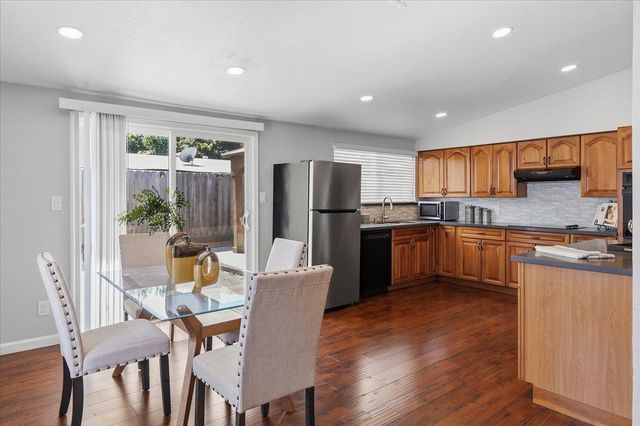 27603 Barcelona Avenue, Hayward, CA 94545