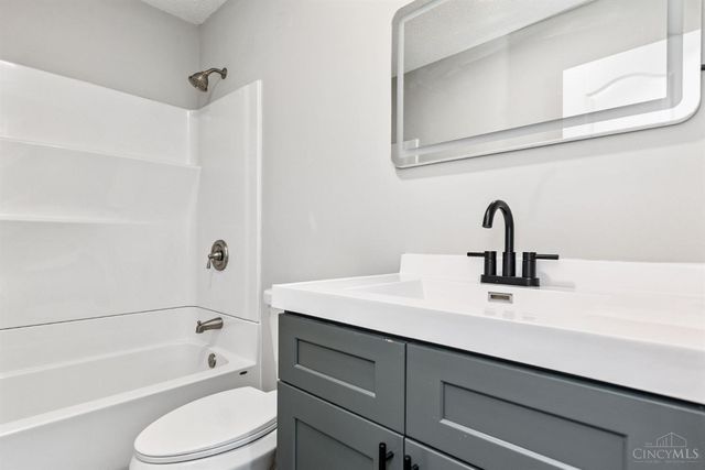 6867 Cozaddale Road, Goshen Twp, OH 45122