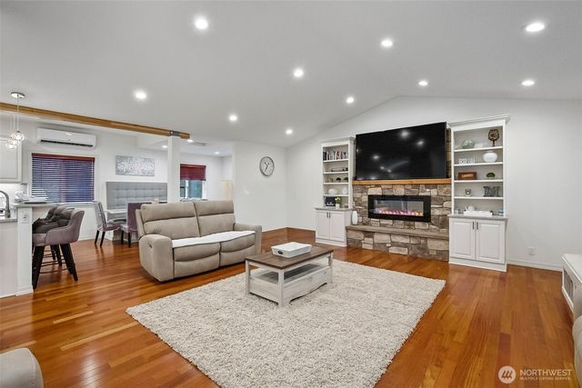 13624 239th SE, Snohomish, WA 98296