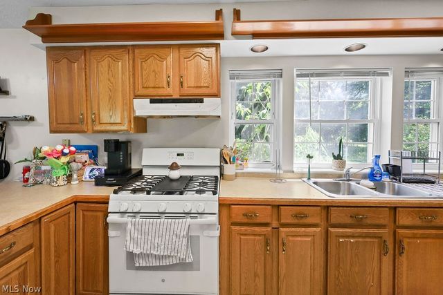 547 E Main Street, Ravenna, OH 44266