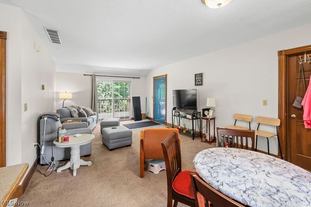 547 E Main Street, Ravenna, OH 44266