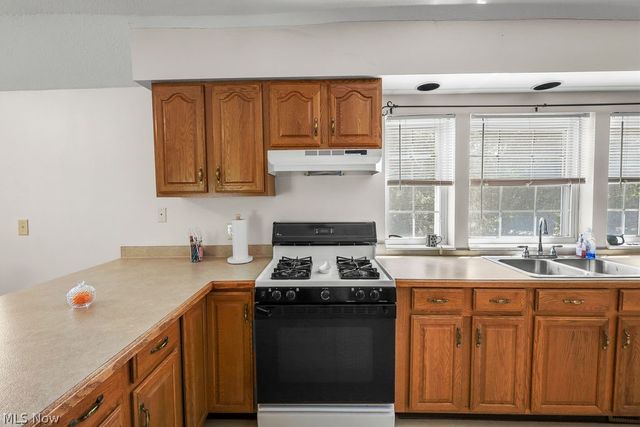 547 E Main Street, Ravenna, OH 44266