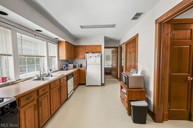 547 E Main Street, Ravenna, OH 44266