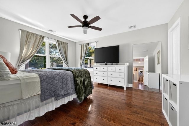 11 Tulip Ct, Kenilworth Boro, NJ 07033