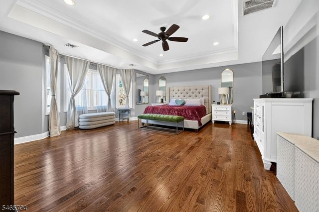 11 Tulip Ct, Kenilworth Boro, NJ 07033