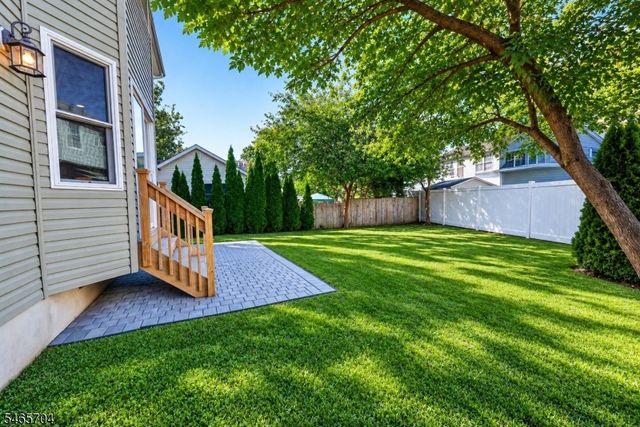 11 Tulip Ct, Kenilworth Boro, NJ 07033