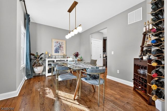 11 Tulip Ct, Kenilworth Boro, NJ 07033