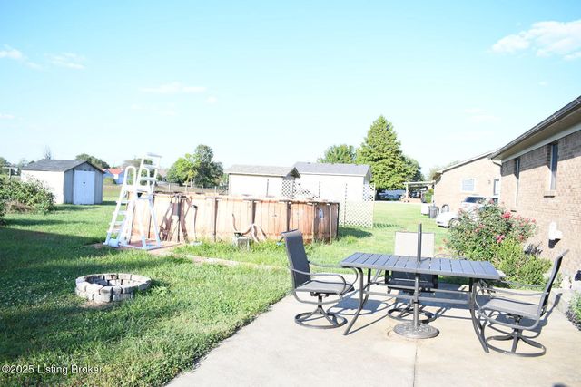 1018 Woodside Dr, Bardstown, KY 40004