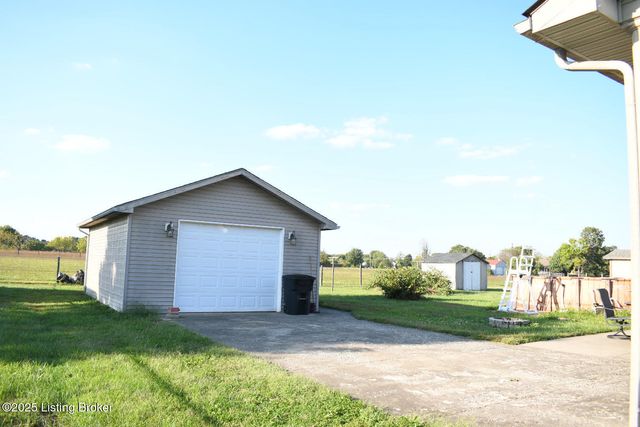 1018 Woodside Dr, Bardstown, KY 40004