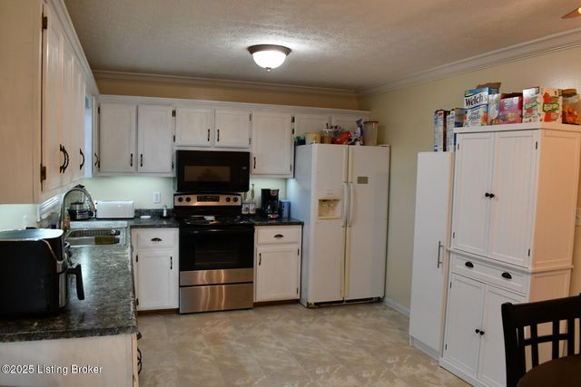 1018 Woodside Dr, Bardstown, KY 40004