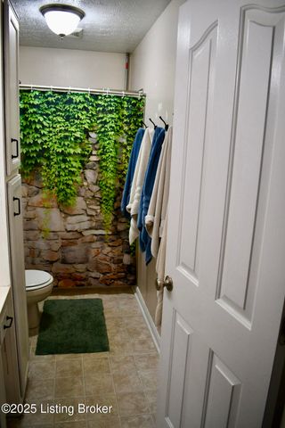 1018 Woodside Dr, Bardstown, KY 40004