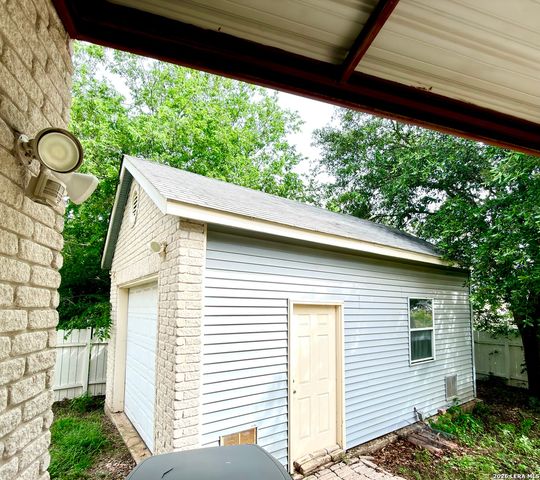 5526 Burton Farm, San Antonio, TX 78244