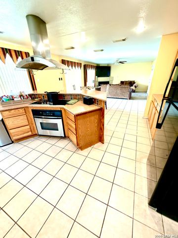 5526 Burton Farm, San Antonio, TX 78244