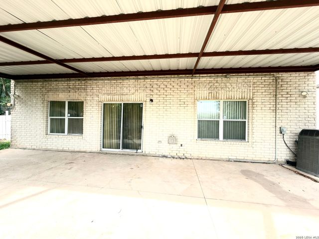 5526 Burton Farm, San Antonio, TX 78244