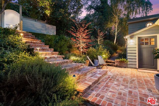 3734 Fredonia Drive, Los Angeles, CA 90068