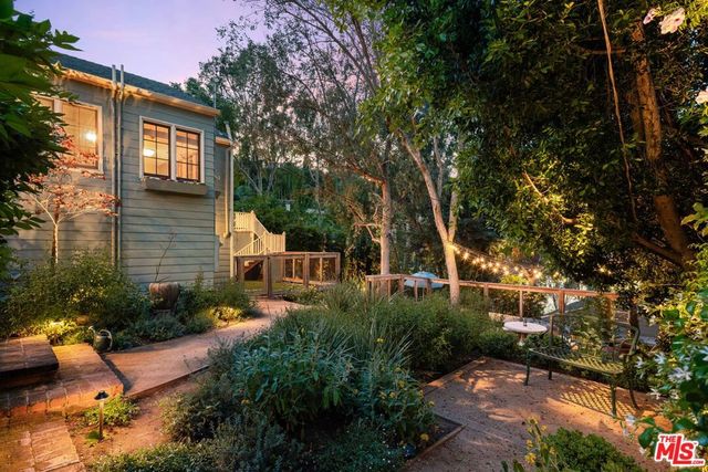 3734 Fredonia Drive, Los Angeles, CA 90068