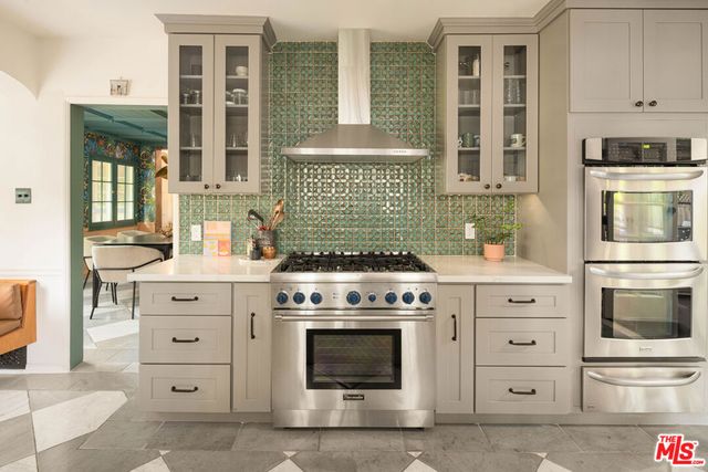 3734 Fredonia Drive, Los Angeles, CA 90068