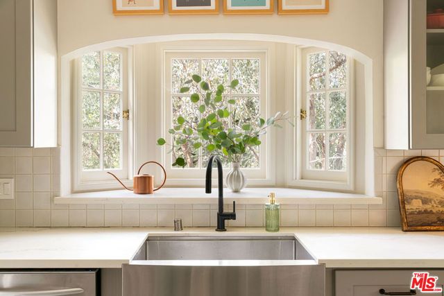 3734 Fredonia Drive, Los Angeles, CA 90068