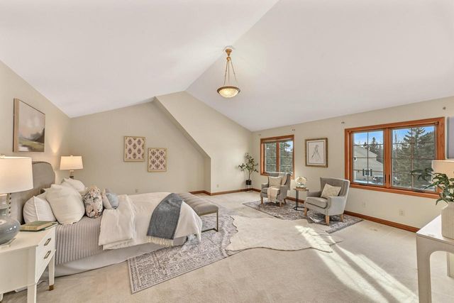 133 E Beechwood DRIVE, Mequon, WI 53092