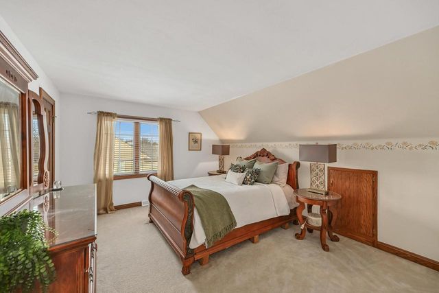 133 E Beechwood DRIVE, Mequon, WI 53092