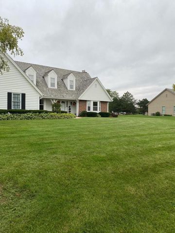 133 E Beechwood DRIVE, Mequon, WI 53092