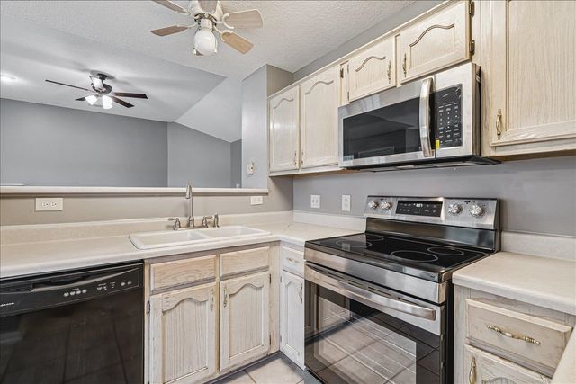 1487 BERINGER DR, Cordova, TN 38018