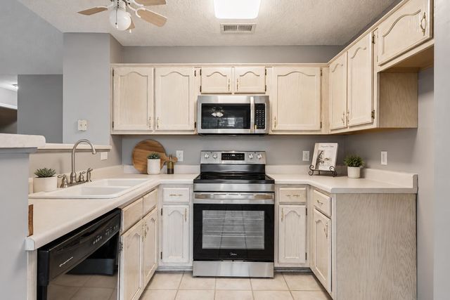 1487 BERINGER DR, Cordova, TN 38018