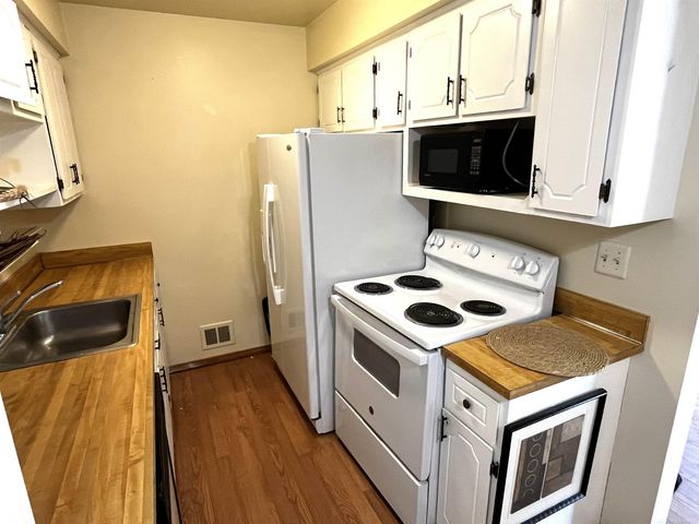 26014 N Lake Drive, Harrison Twp, MI 48045